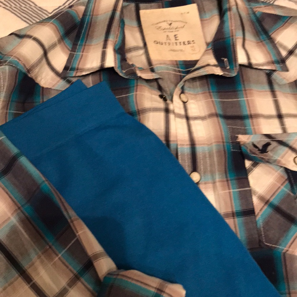 💙 NWT TURQUOISE LEGGINGS. FREE SHIRT W/PURCHASE